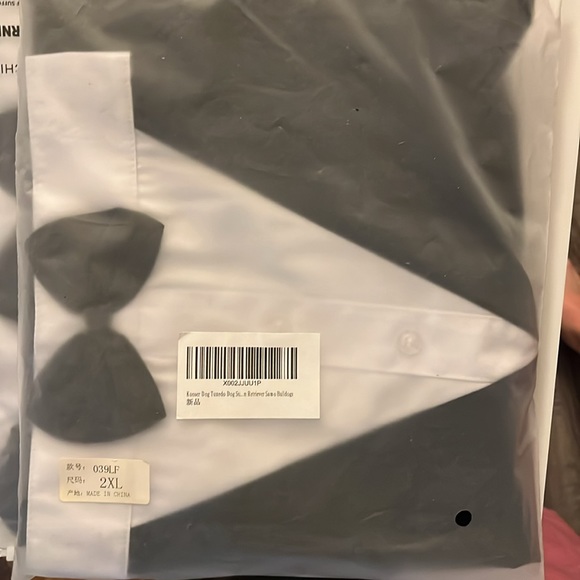 Dog tuxedo never used size XXL for large dogs - Picture 2 of 2